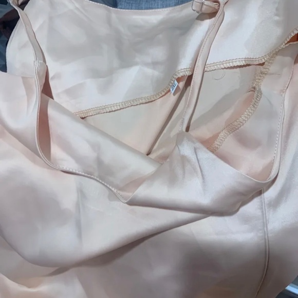 Spaghetti strap satin dress - Picture 6 of 7